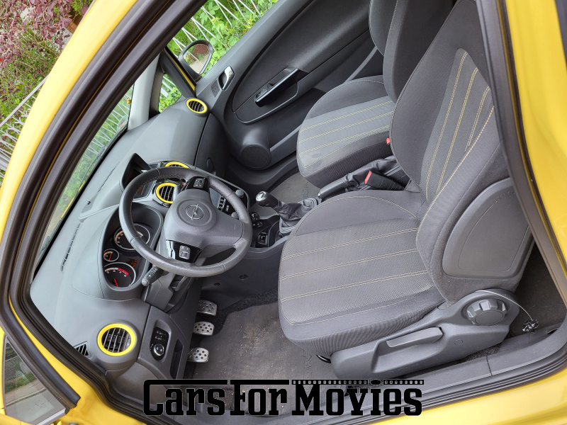 CarsForMovies | Opel Corsa D 1,4 Turbo 2014 Deutschland Gelb Schwarz Zivilfahrzeug Coupe DE - Berlin 7667 tuning